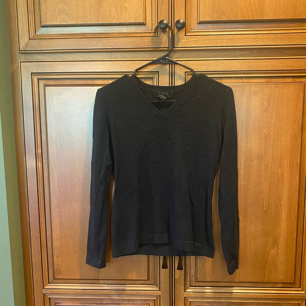 medium express black sweater